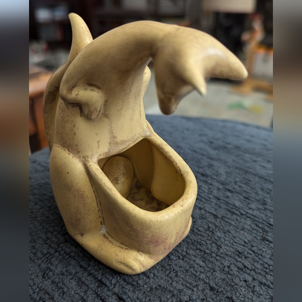 Kangaroo pottery